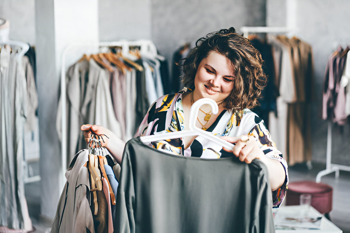 Best Outfit Styles for Curvy Women