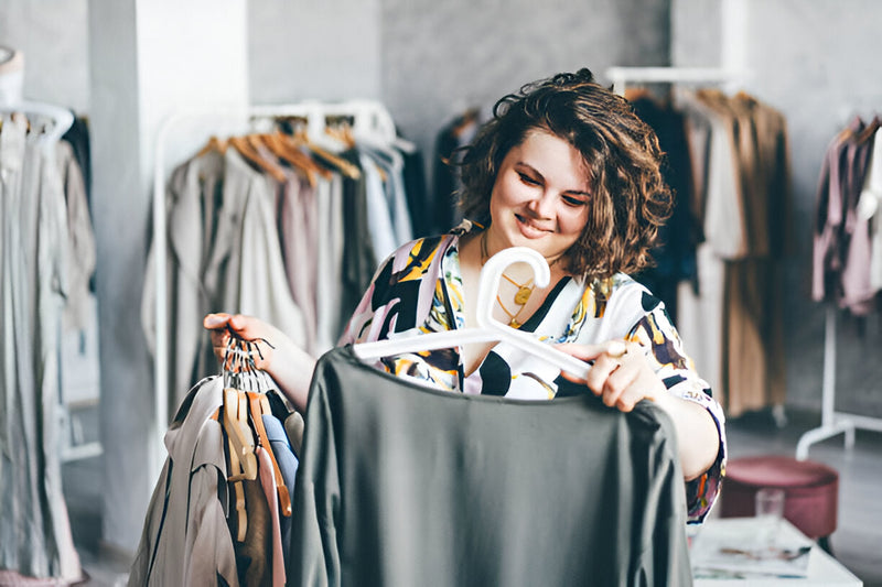 Best Outfit Styles for Curvy Women