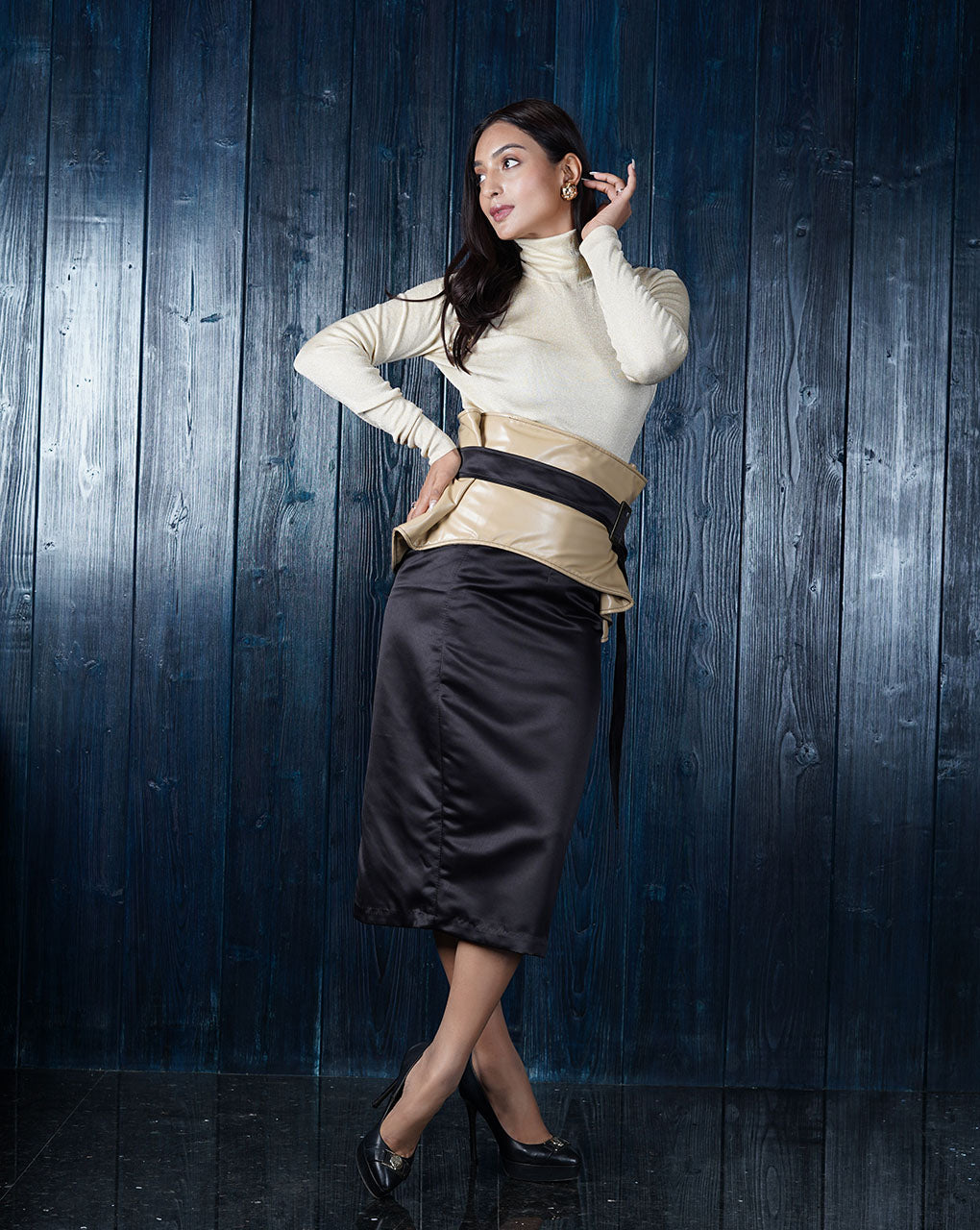 Timeless Skirt with Leatherette Waist